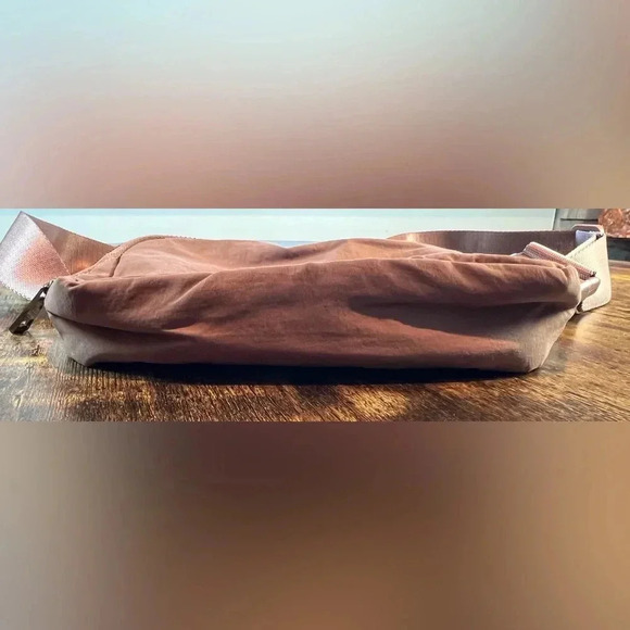 ODODOS | Unisex mini belt bag. - Picture 3 of 13